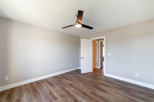 Building Photo - 1211 Shallow Ridge Cir
