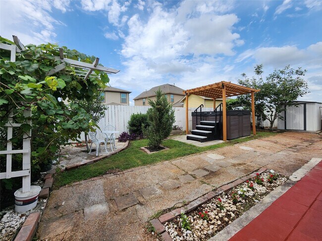 Building Photo - 2606 Oakwood Blf Trl