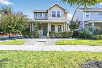 Building Photo - 5800 Baythorne Dr