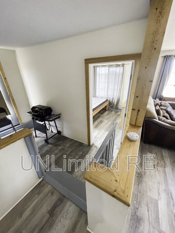 Building Photo - 69 Leupp Rd