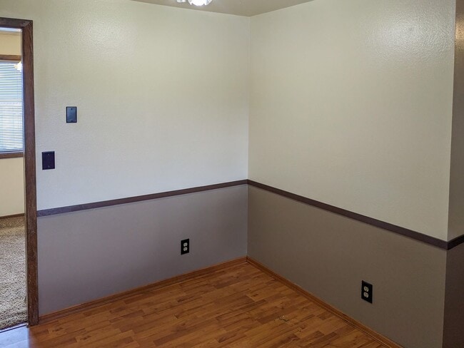 Building Photo - 1613 River Rock Dr NE