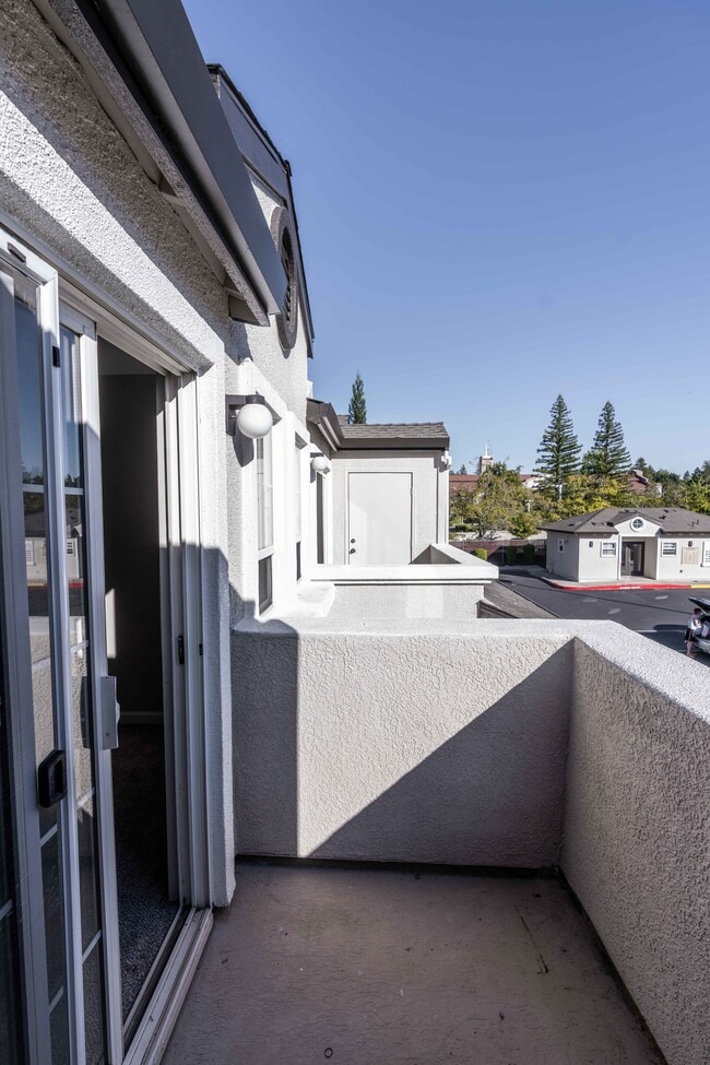 Upstairs patio - 3739 Black Eagle Dr
