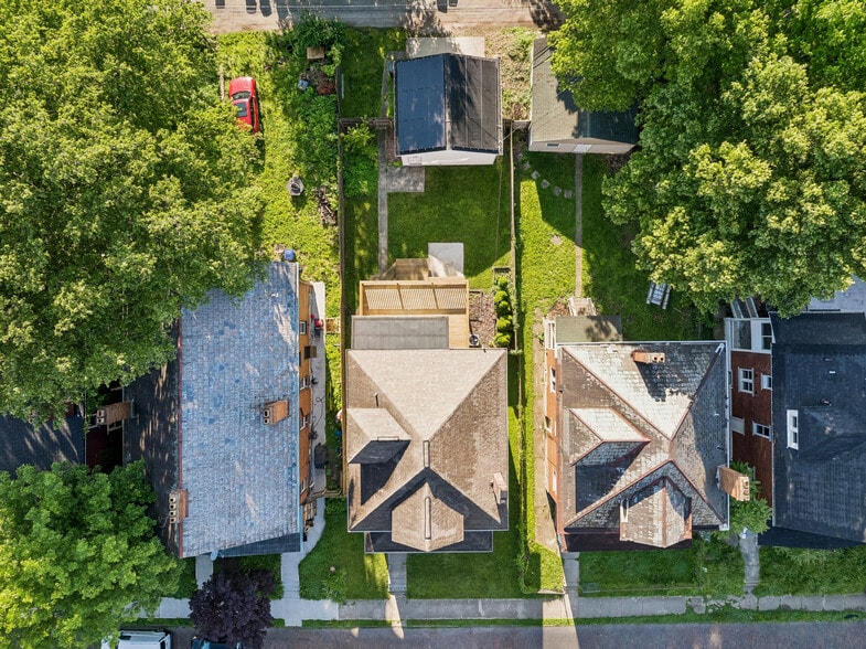 Building Photo - 382 Morrison Ave