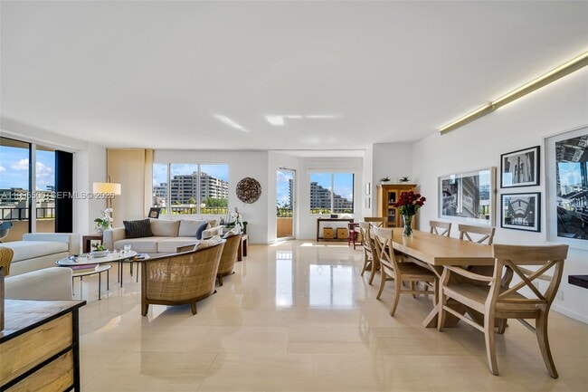 Building Photo - 151 Crandon Blvd