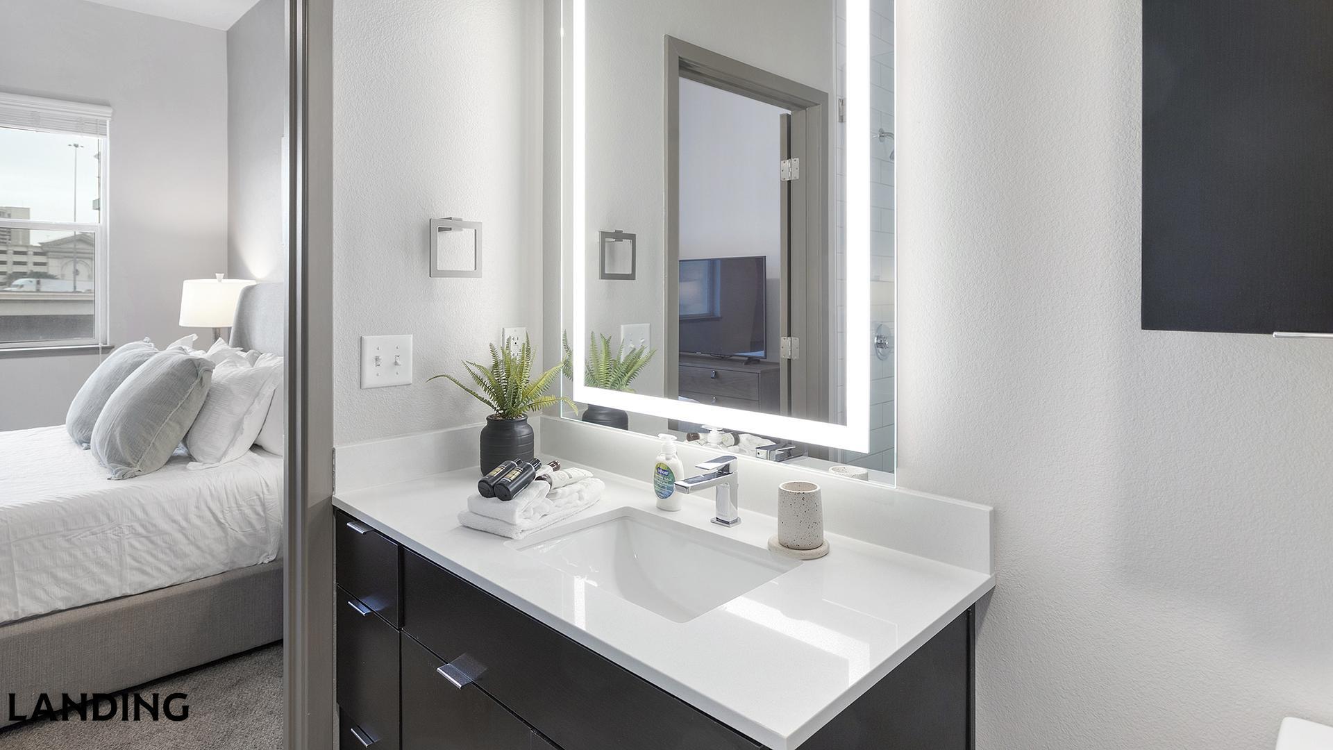 Building Photo - 3150 W Twain Ave