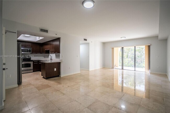 Building Photo - 300 Majorca Ave