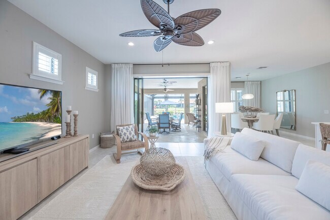 Building Photo - 13871 Miranese St