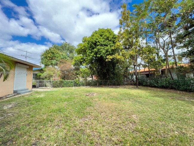 Building Photo - 6295 SW 33rd St