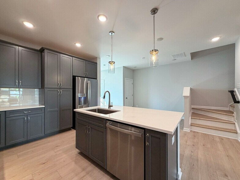 Building Photo - 2459 Englemann Dr