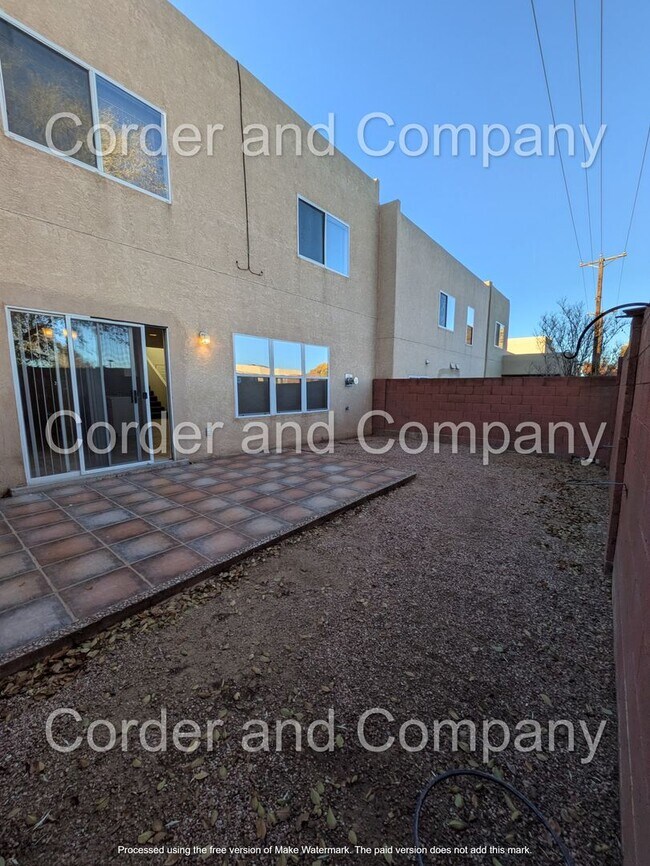 Building Photo - Beautiful & Cozy 3 Bedroom 2.5 Bathroom 1,760 Sq.Ft 2 Story Townhome