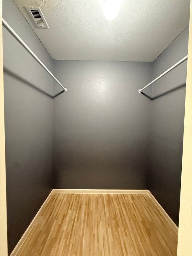 Building Photo - 7813 Canal St