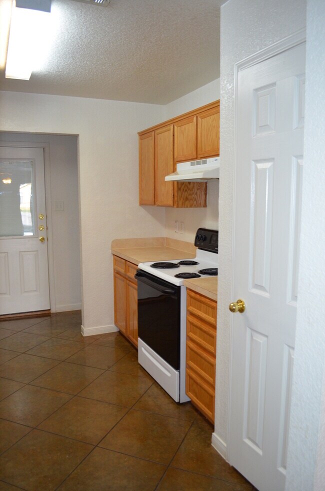 Building Photo - 501 Bonnie Dr