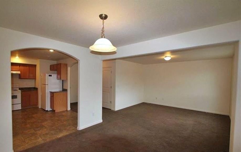 Living Room - 5014 Rock Springs St