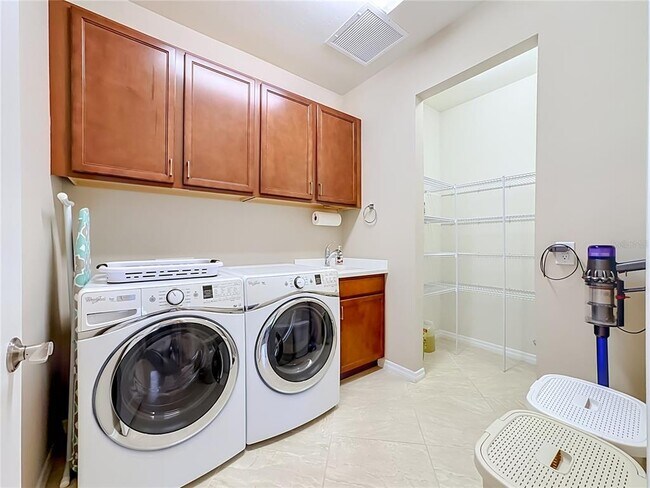 Building Photo - 11230 Sandhill Preserve Dr