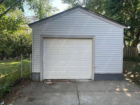 Building Photo - 20212 Washtenaw St