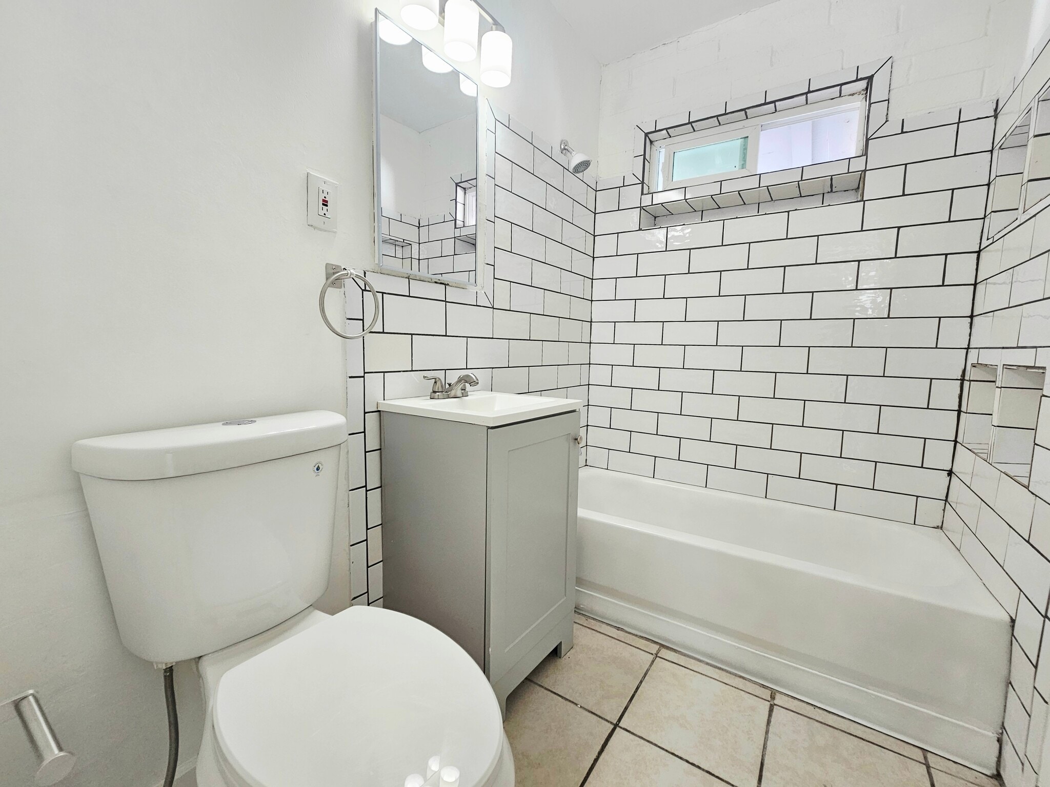 Building Photo - 1731 E Moreland St