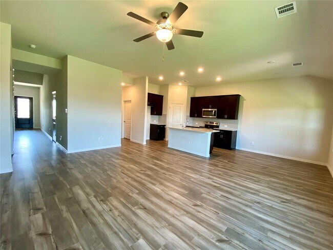 Building Photo - 1800 Canyon Ln