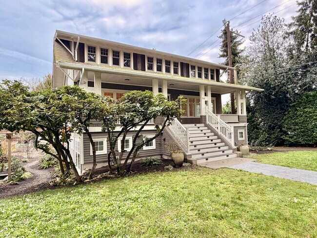 Building Photo - ROJAS