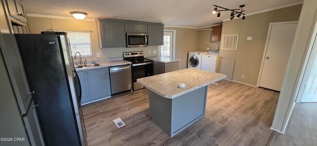 Building Photo - 2726 Canal Ave