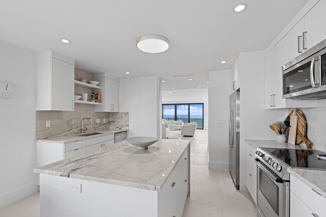 Building Photo - 3120 S Ocean Blvd