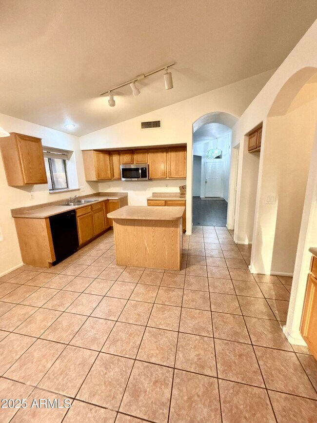 Building Photo - 542 N 169th Ave
