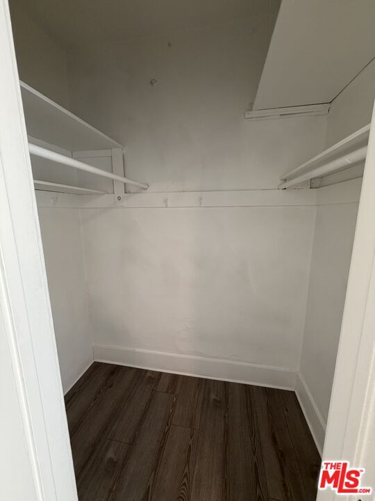 Building Photo - 1406 S St Andrews Pl