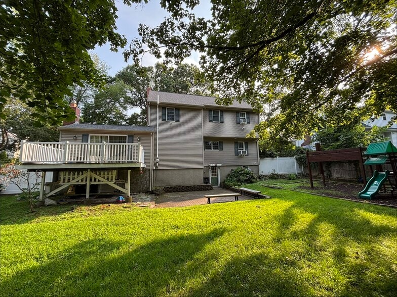 Building Photo - 5 Pine Grove Ave