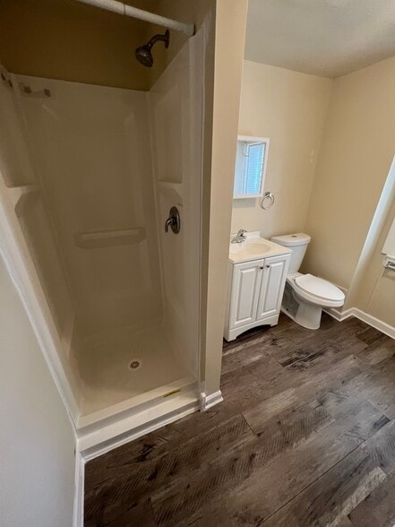 master bath - 4346 Cresson St