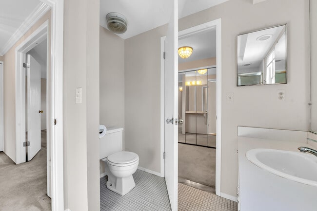 Building Photo - 197 Kings Way