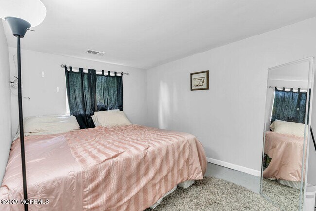 Building Photo - 624 Fort Plains Rd