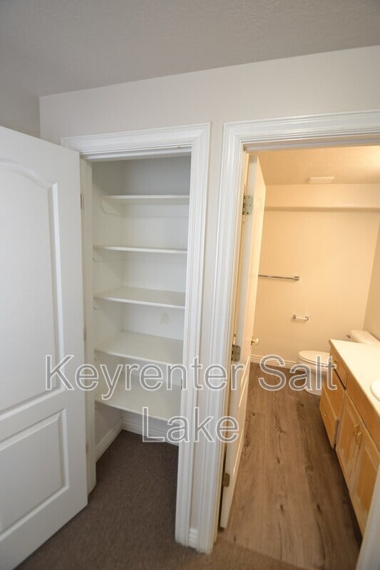 Building Photo - 584 W 760 N