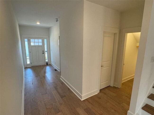 Building Photo - 2442 Mills Bend