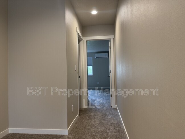 Building Photo - 4025 Filbert Ave NE
