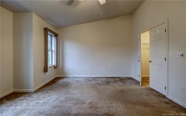 Building Photo - 60 Grove St