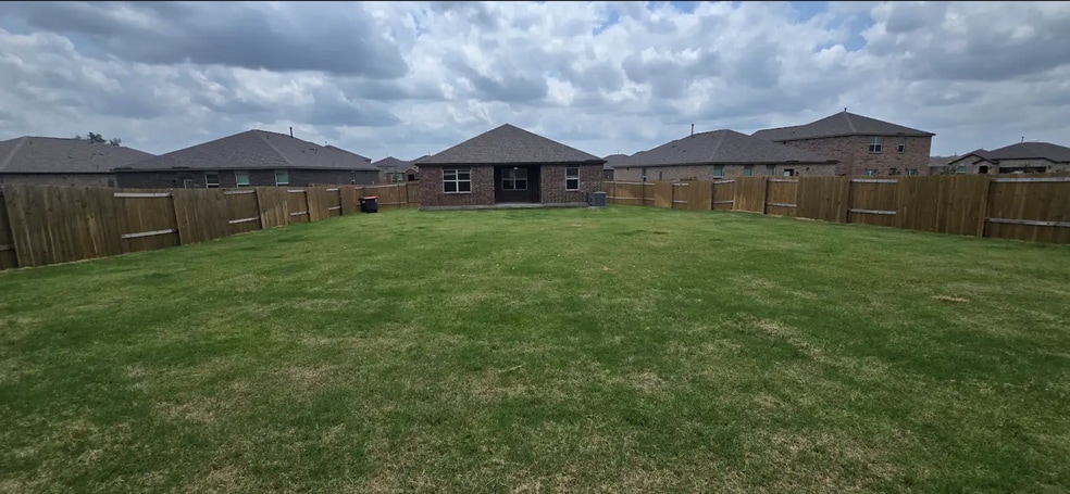 Building Photo - 820 Calhoun Dr