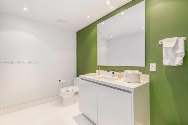 Building Photo - 1 Collins Ave