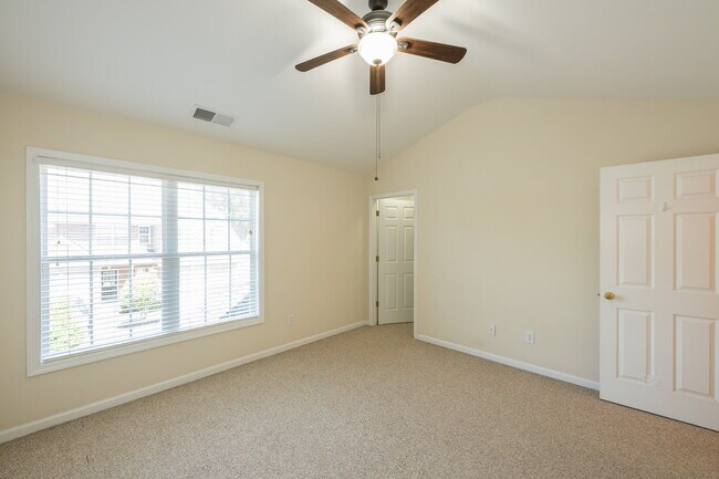 Building Photo - "Charming 2-Bed Oasis with Elegant Hardwoo...