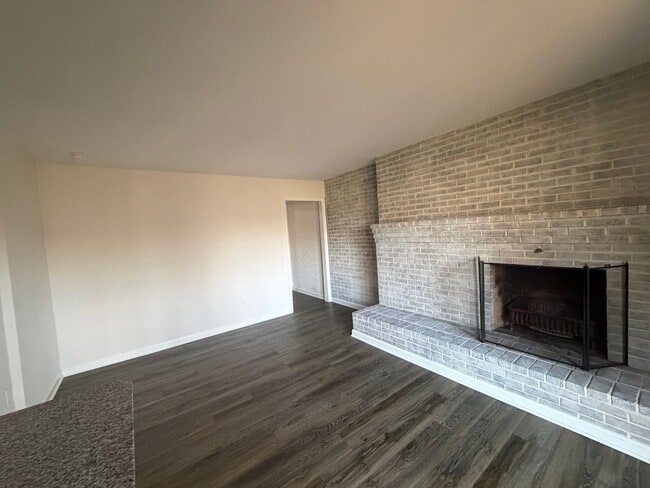 Building Photo - 114 Harvest Dr