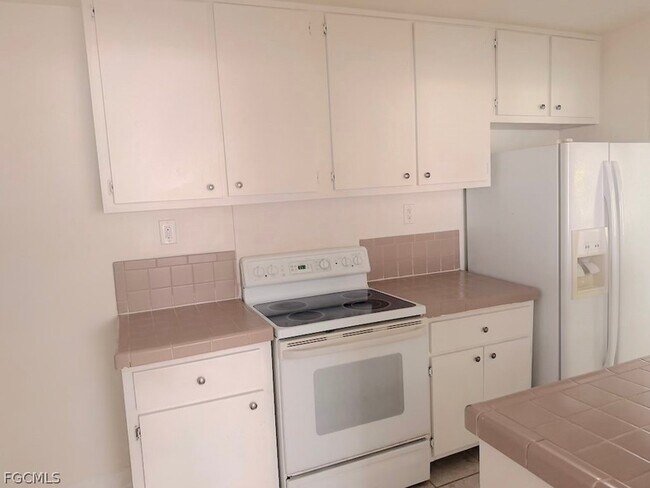 Building Photo - 1659 Ricardo Ave