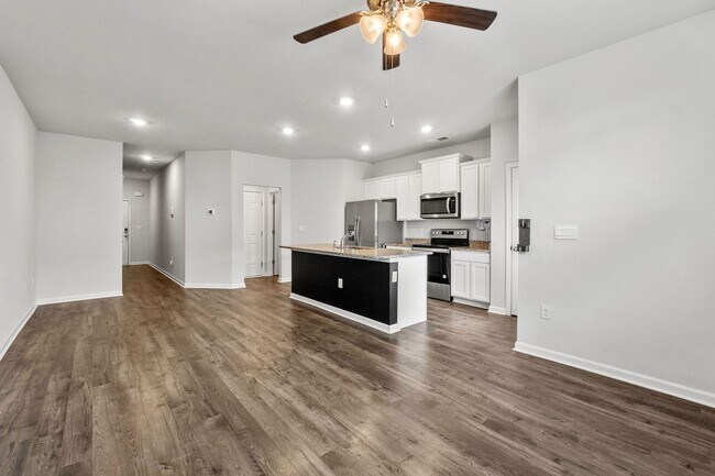 Building Photo - 4343 Newland St