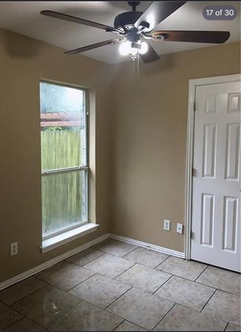 Building Photo - 2202 Brookview Dr
