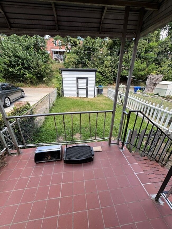 Building Photo - 3BED 2BATH FINISHED BASEMENT $1650/MONTH!