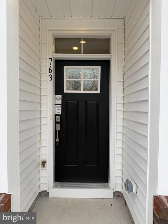 Building Photo - 763 Platinum Dr