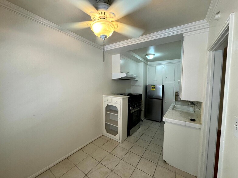 Building Photo - 1271 N Crescent Heights Blvd