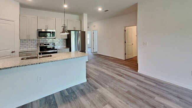 Building Photo - 4028 SW 7th Pl