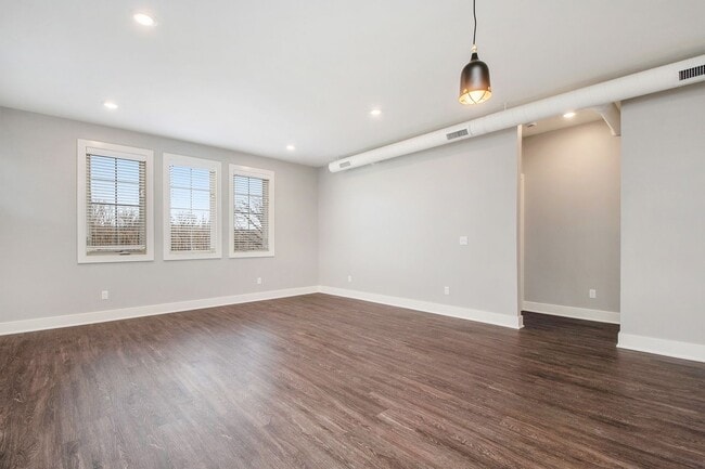 Building Photo - Three Bedroom | Two Bath in Ada, MI