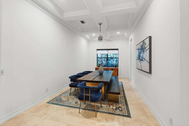 Building Photo - 17662 Cadena Dr