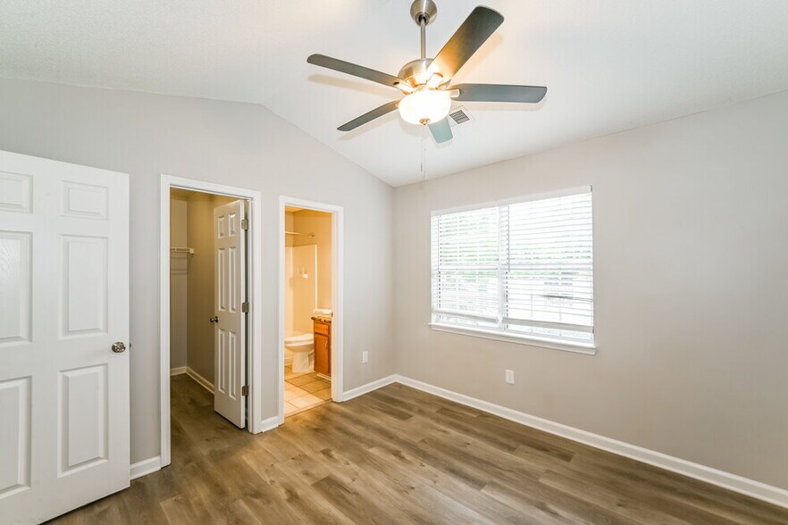 Building Photo - 12654 Tucker Crossing Ln