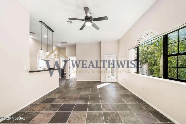 Building Photo - 2010 E River Rd