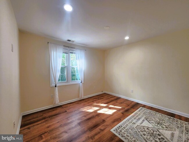 Building Photo - 12607 English Orchard Ct
